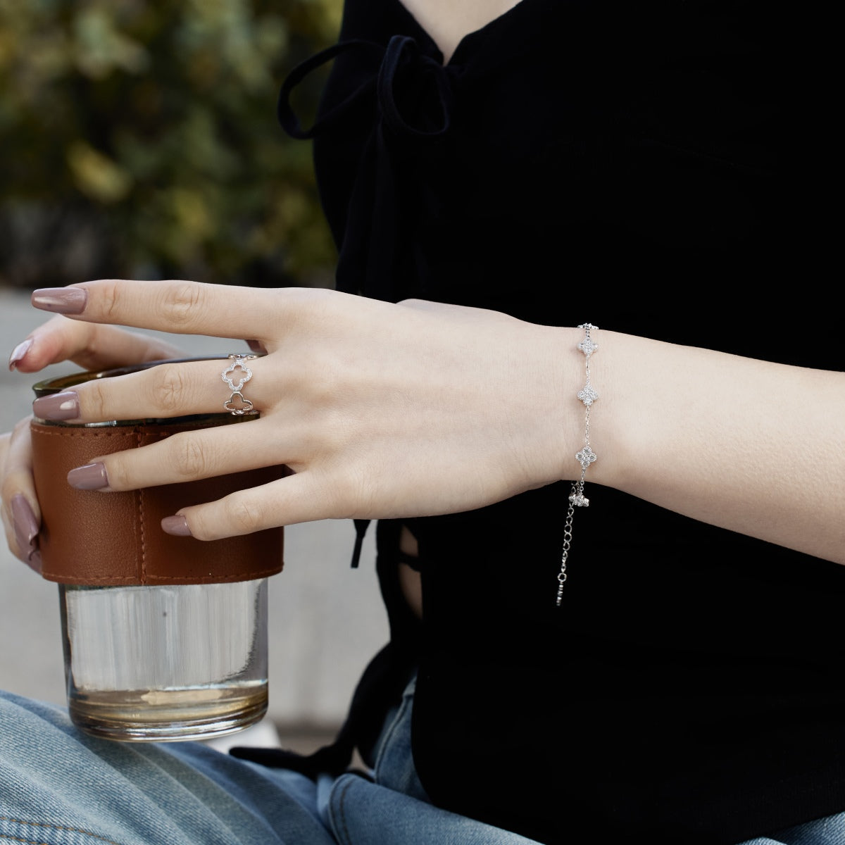 [Angela Jewelry]Four-Leaf Clover Hollow Butterfly Bracelet
