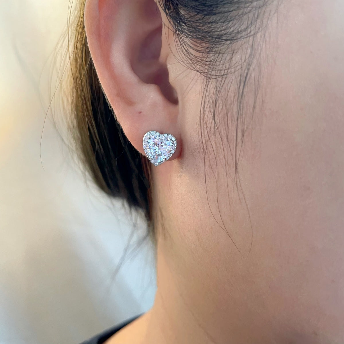 Angela Jewelry]Sparkling Heart Shape Lover Earrings