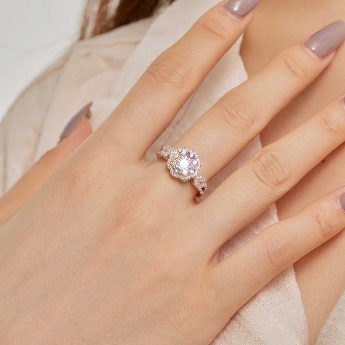 Angela Jewelry]Delicate Colorful Round Cut Flower Shape Wedding Ring