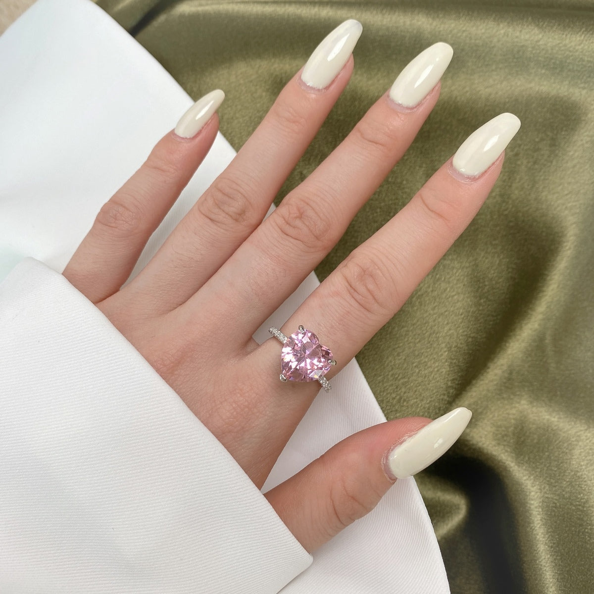 Angela Jewelry]6.0 Carat Luxurious Sparkling Romantic Heart Cut Lover Ring