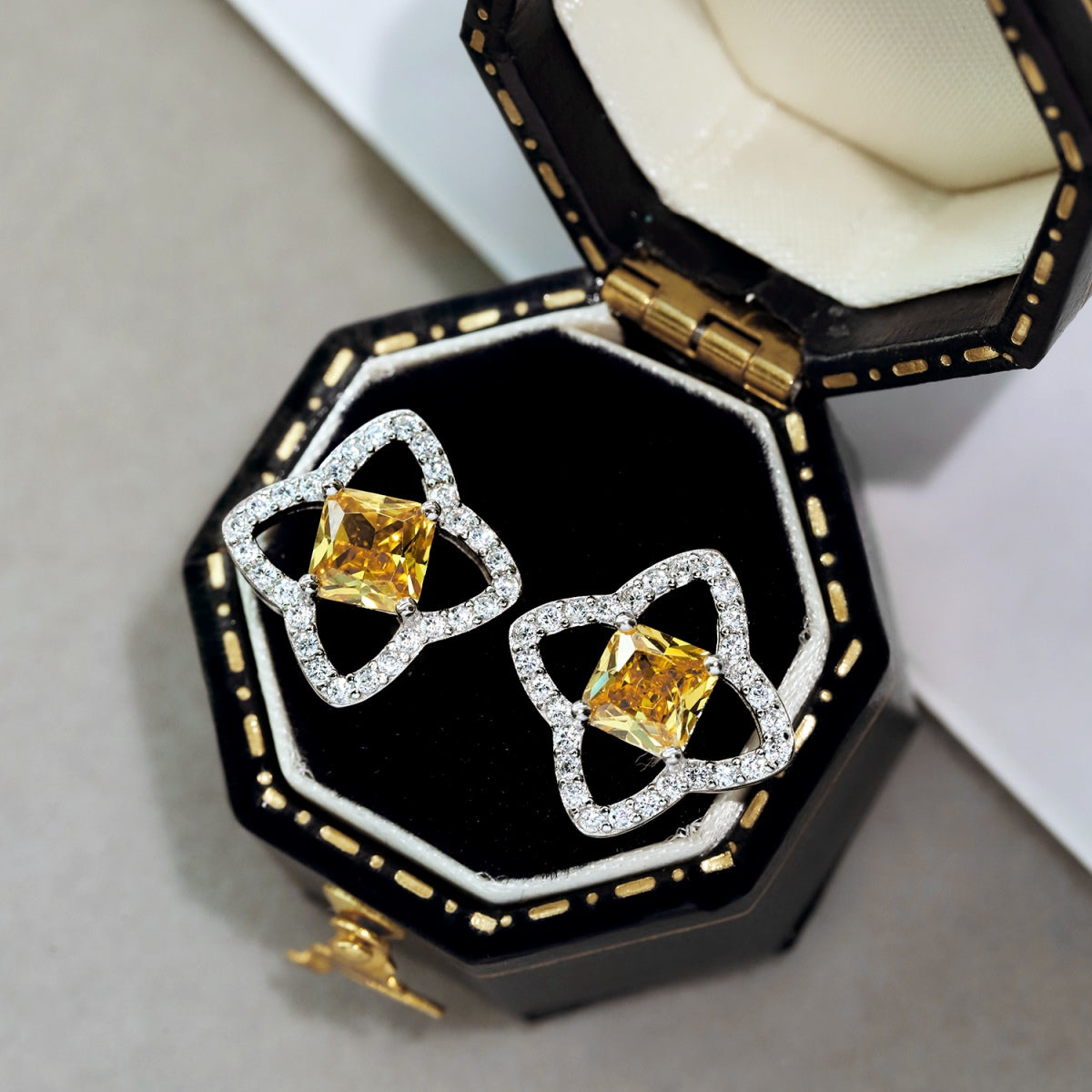 Angela Jewelry]Elegant Star Shape Princess Cut Daily Earrings