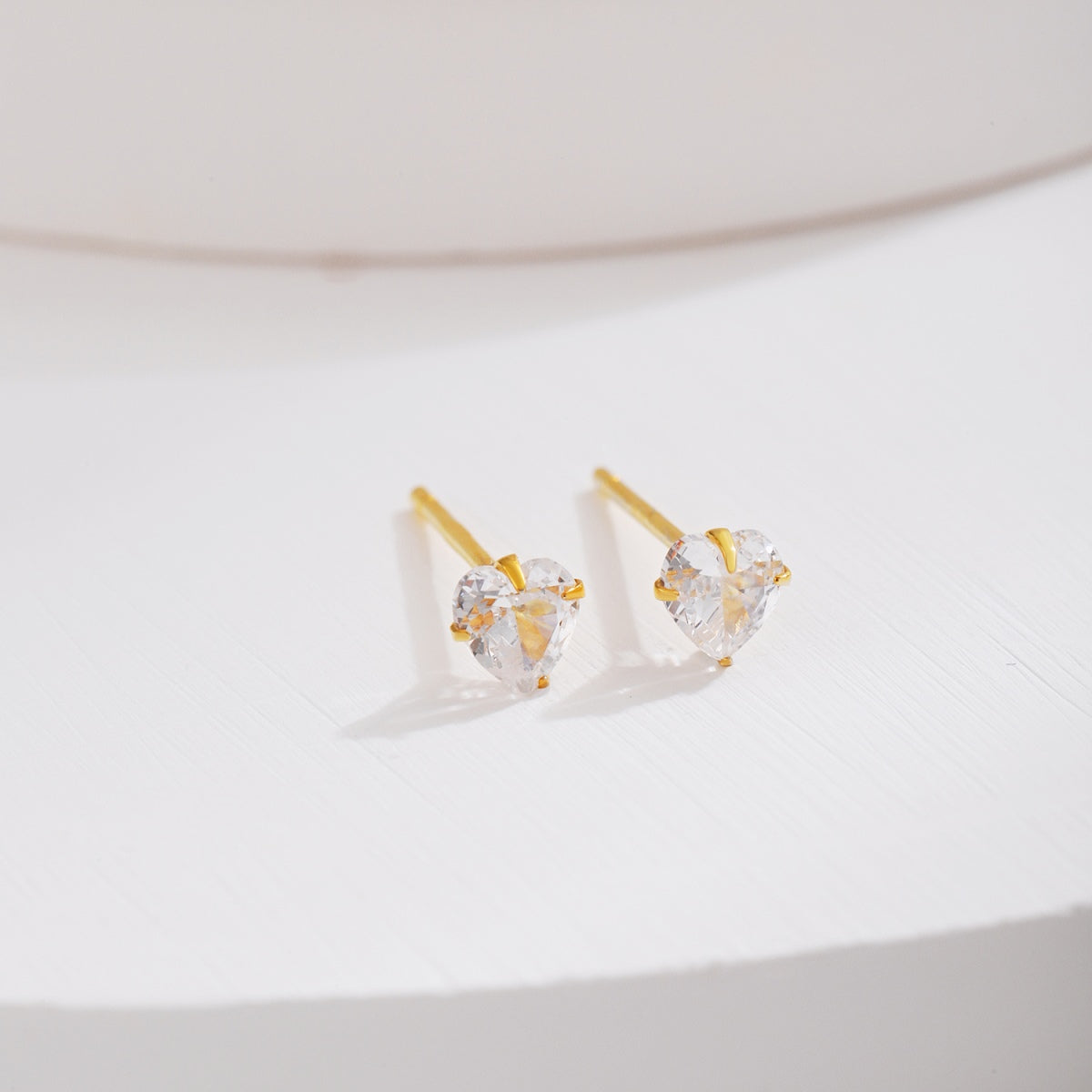 Angela Jewelry]Sparkling Heart Shaped Simple Earrings
