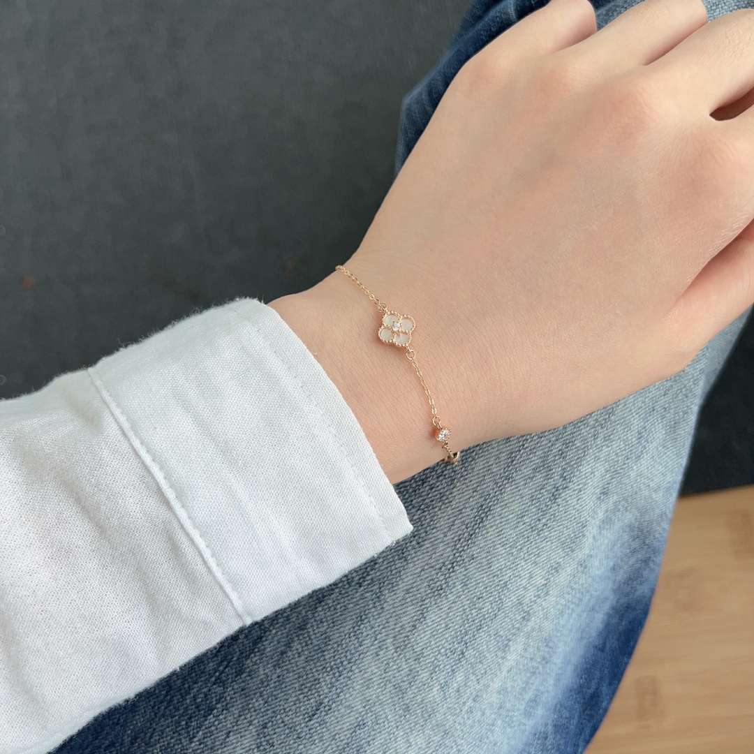 Angela Jewelry]Delicate Four Leaf Clover Bracelet