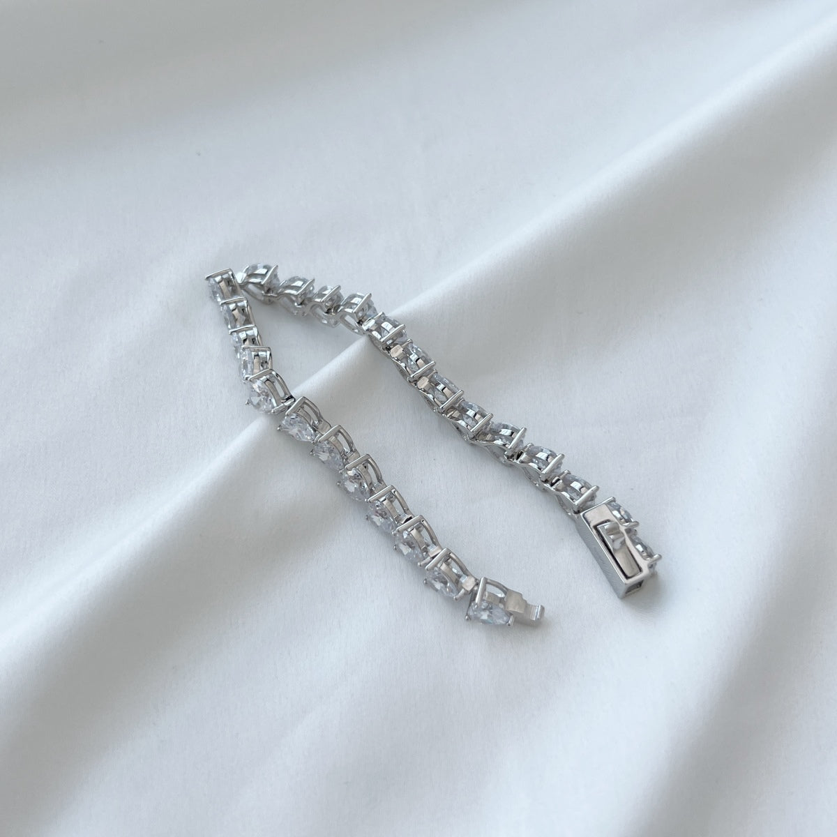 Angela Jewelry]0.75 Carat Elegant Romantic Heart Shape Lover Bracelet