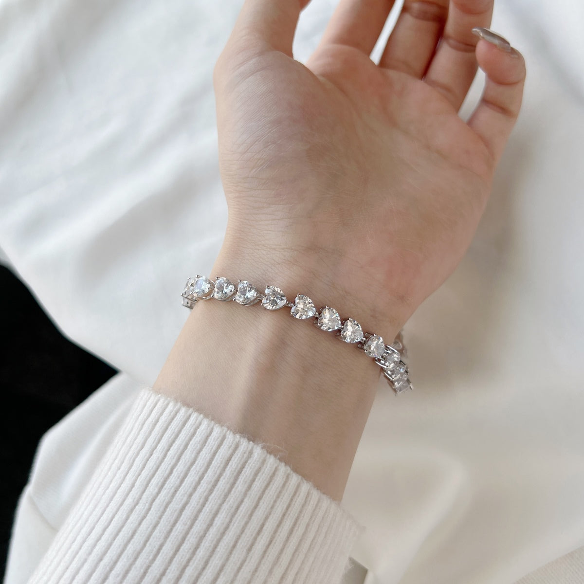 Angela Jewelry]0.75 Carat Elegant Romantic Heart Shape Lover Bracelet