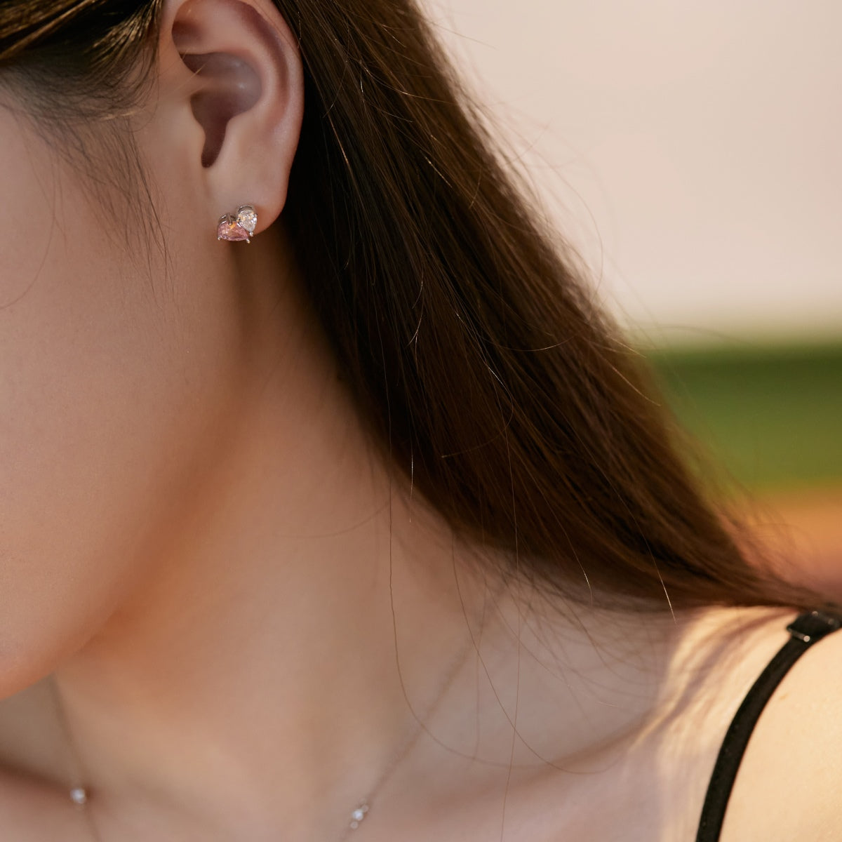 Angela Jewelry]Dazzling Elegant Heart Cut Lover Earrings