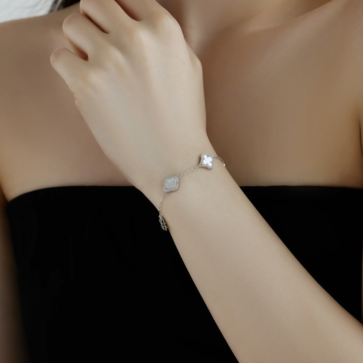 Angela Jewelry]Four-Leaf Clover Exquisite Bracelet