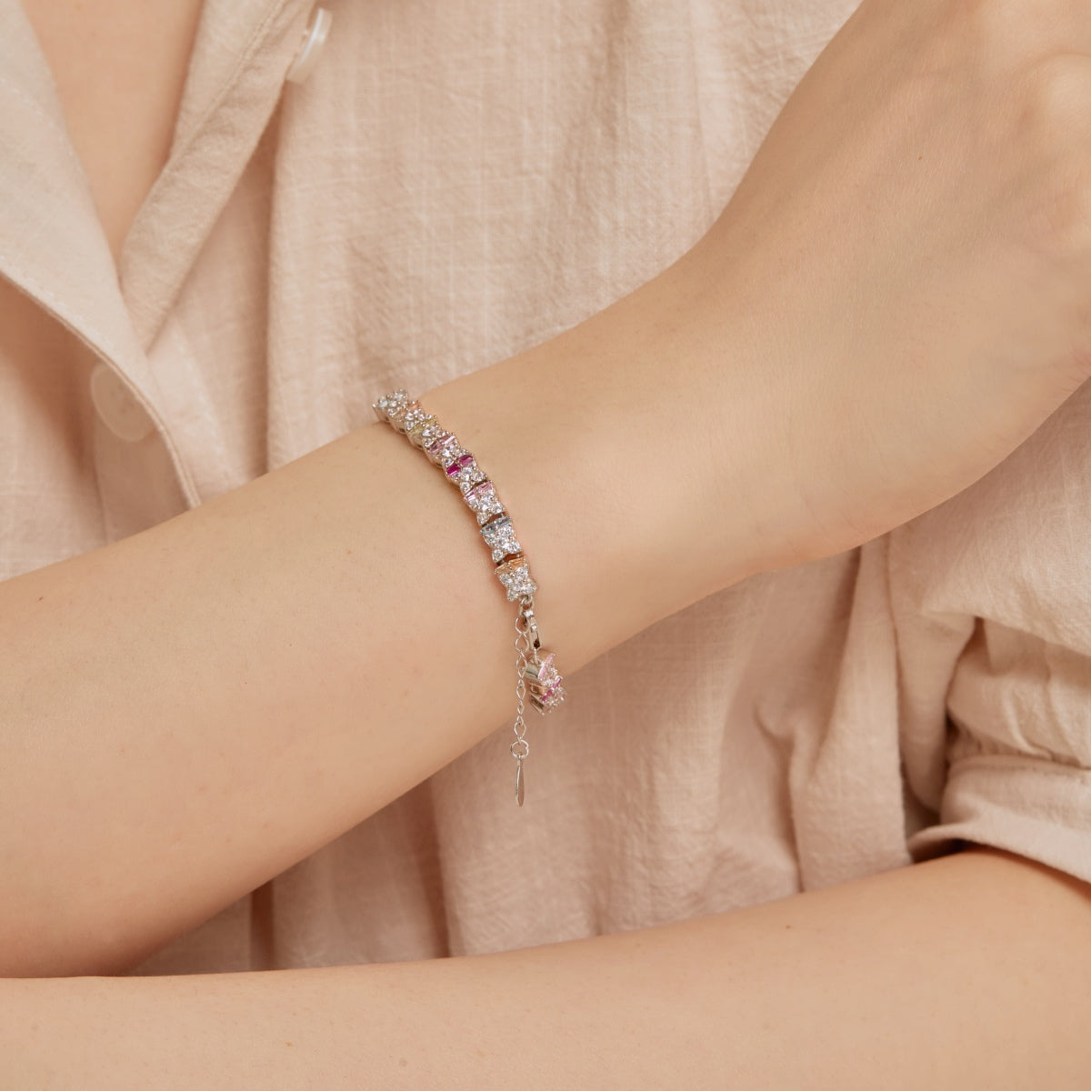 Angela Jewelry]Unique Colorful Flower Shape Daily Bracelet