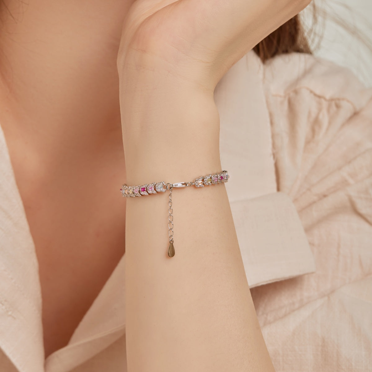 Angela Jewelry]Delicate Colorful Multi Cut Daily Bracelet