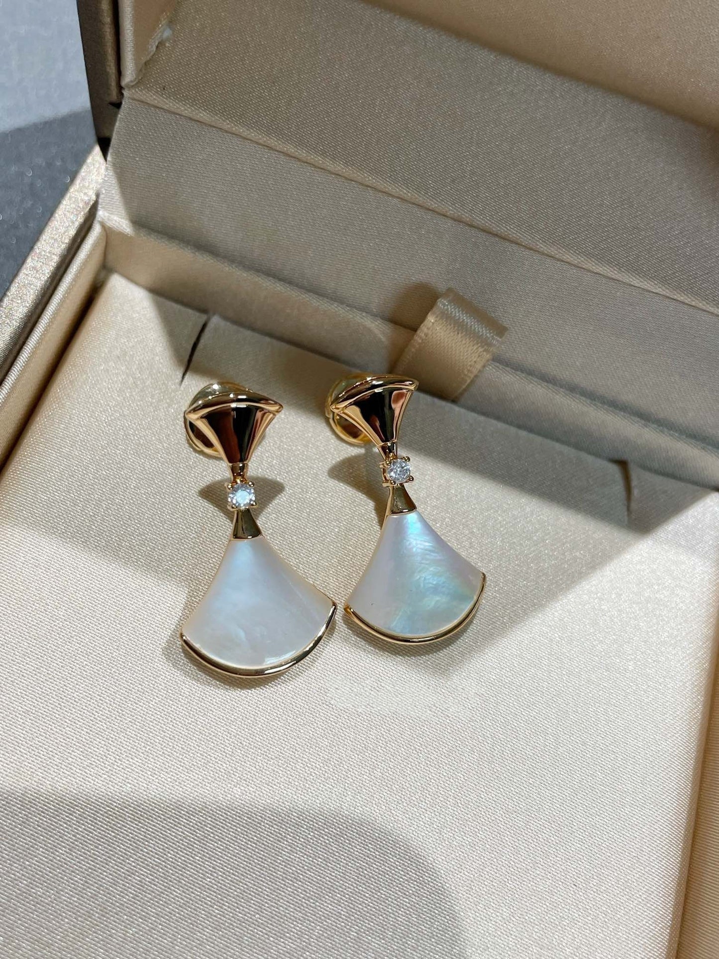 [Angela Jewellery]DREAM MOP 1 DIAMOND EARRINGS