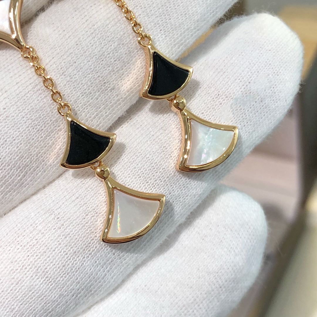 [Angela Jewellery]DREAM EARRINGS 3 MOTIFS ONYX MOP PINK GOLD