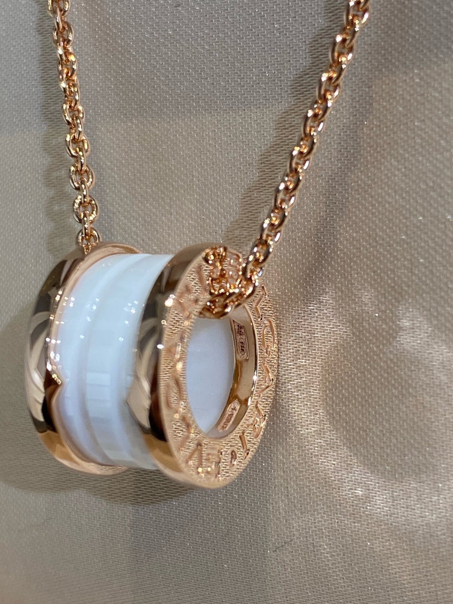 [Angela Jewellery]ZERO 1 WHITE CERAMIC PINK GOLD NECKLACE
