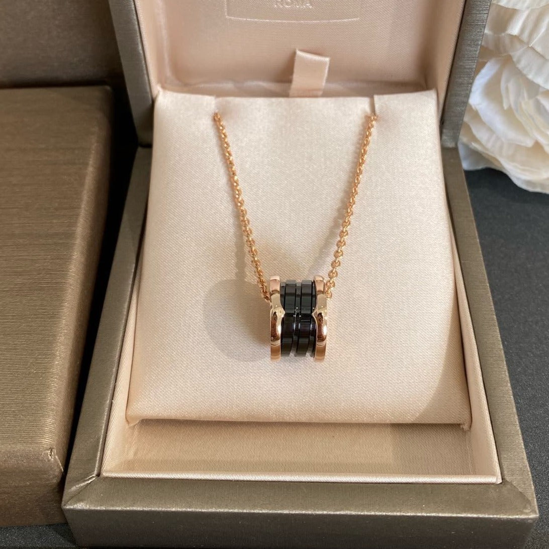 [Angela Jewellery]ZERO 1 BLACK CERAMIC PINK GOLD NECKLACE