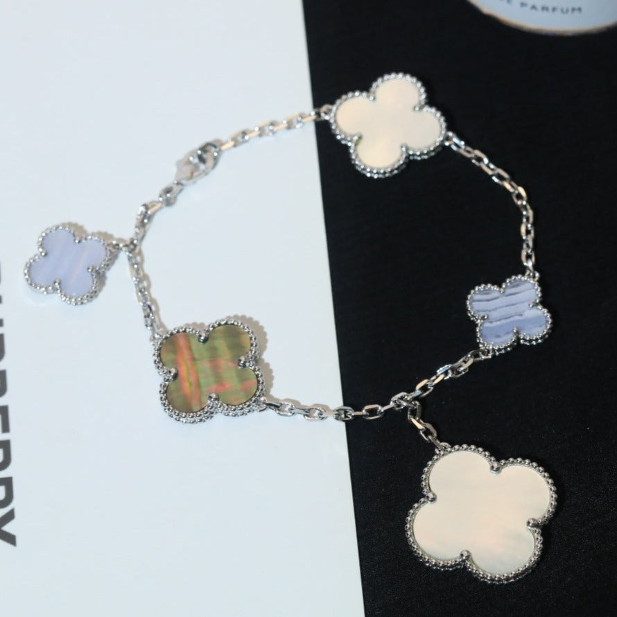 [Angela Jewellery]CLOVER BRACELET 5 MOTIFS MOP CHALCEDONY SILVER