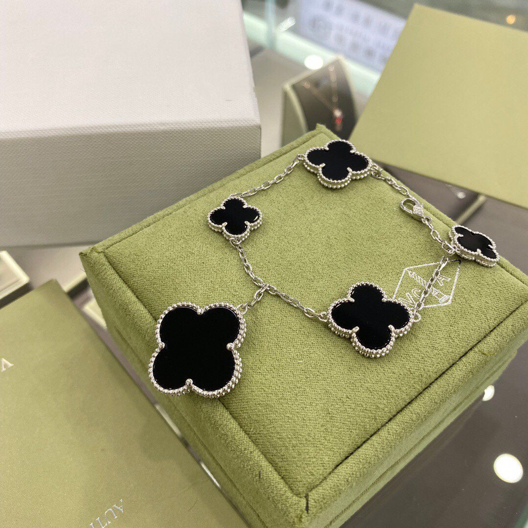 [Angela Jewellery]CLOVER 5 MOTIFS SIVLER ONYX BRACELET