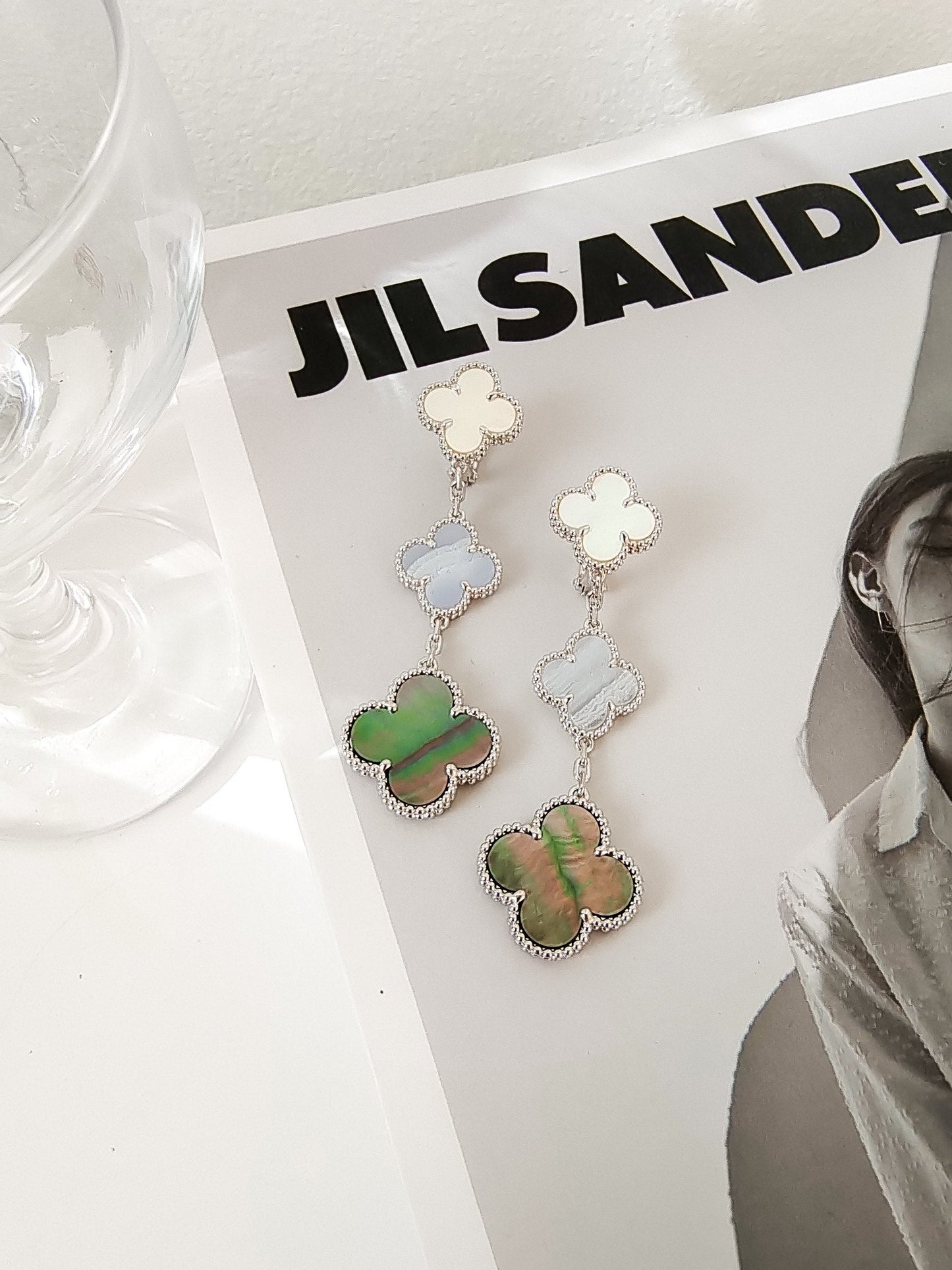 [Angela Jewellery]CLOVER 3 MOTIFS CHALCEDONY DARK MOP SILVER EARRINGS