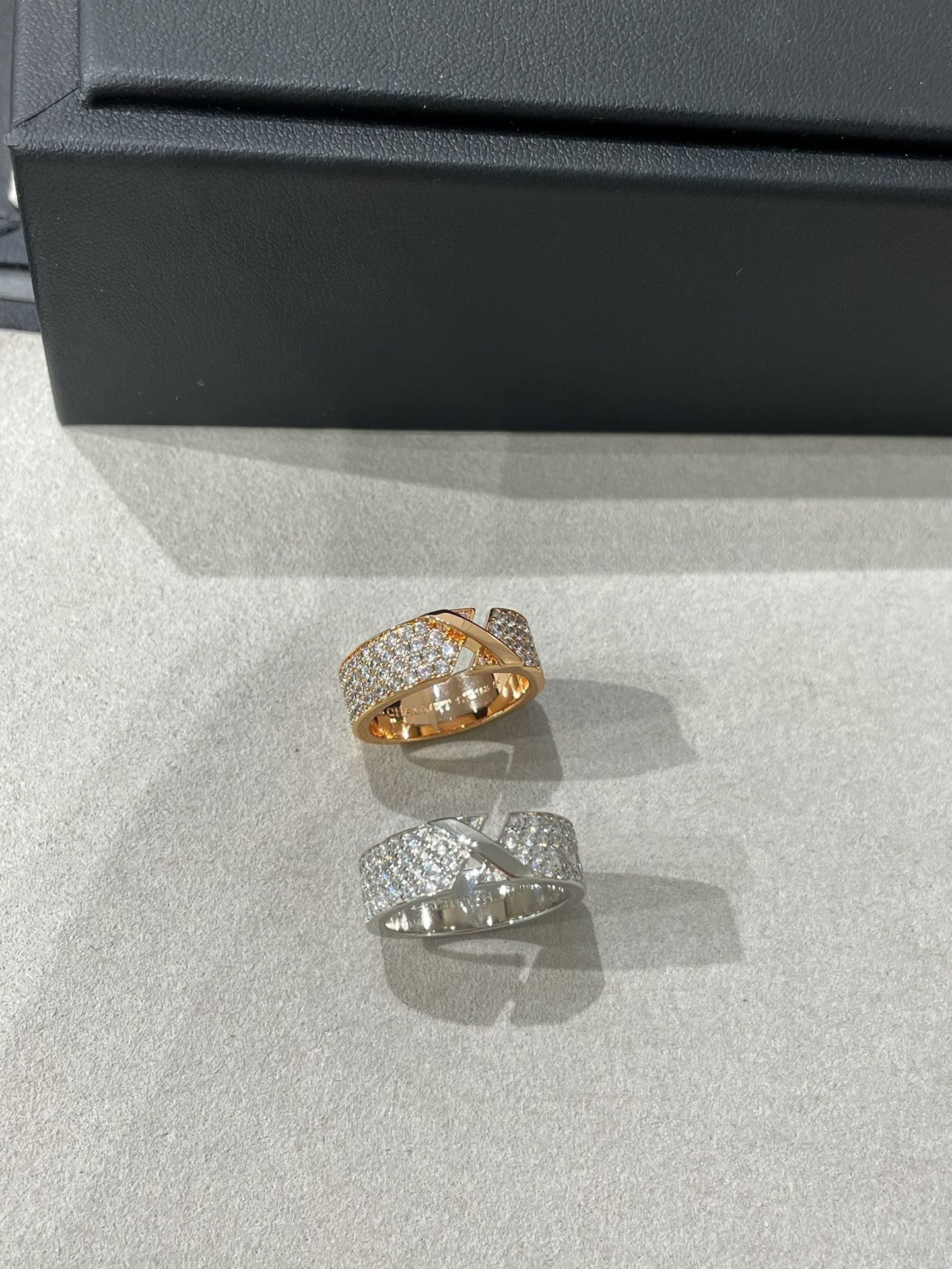 [Angela Jewellery]LIENS EVIDENCE  DIAMOND PAVED RING
