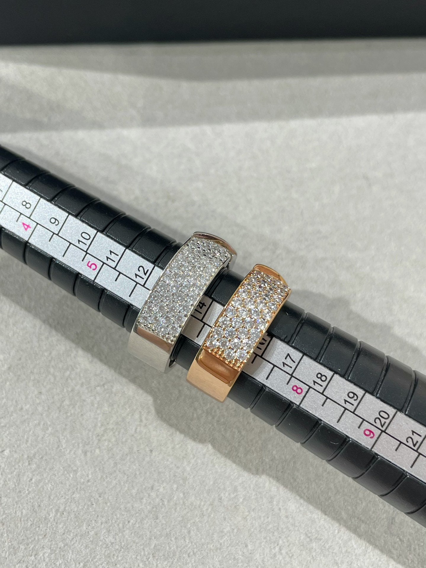 [Angela Jewellery]LIENS EVIDENCE  DIAMOND PAVED RING