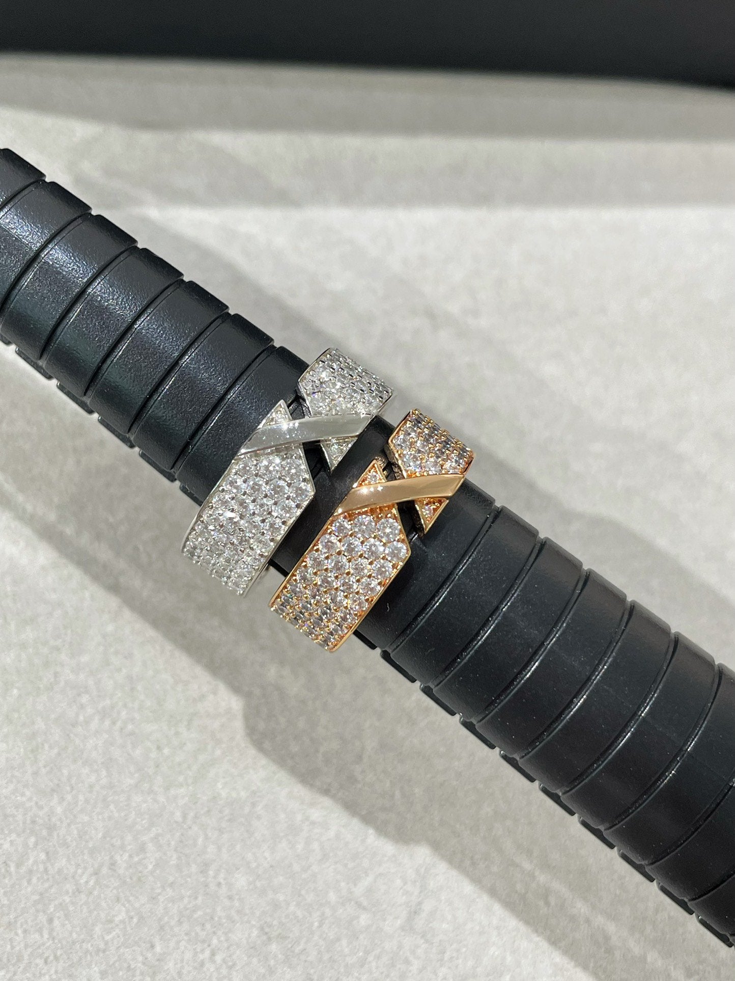[Angela Jewellery]LIENS EVIDENCE  DIAMOND PAVED RING