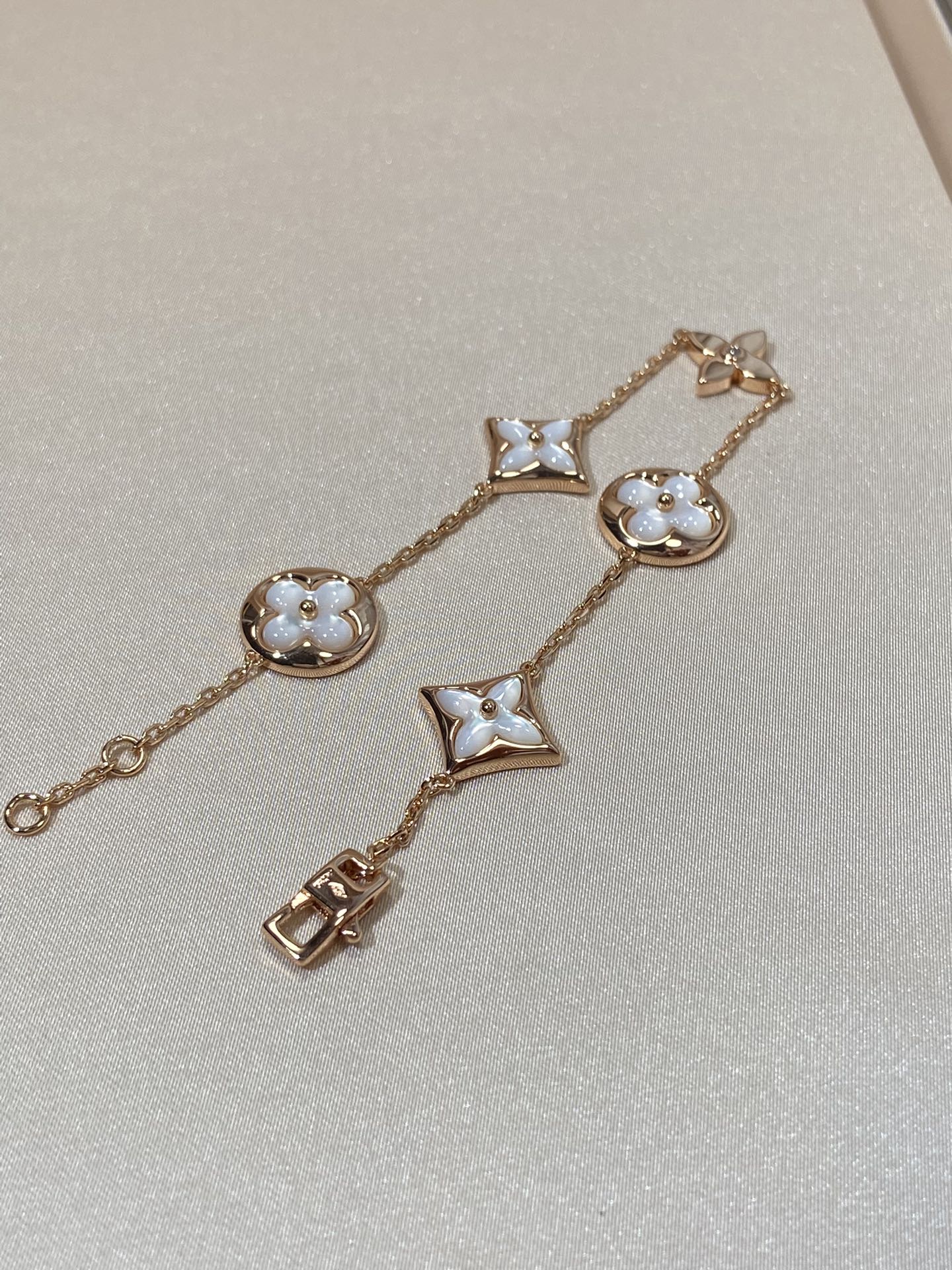 [Angela Jewellery]STAR AND SUN 5 MOTIF MOP PINK GOLD BRACELET