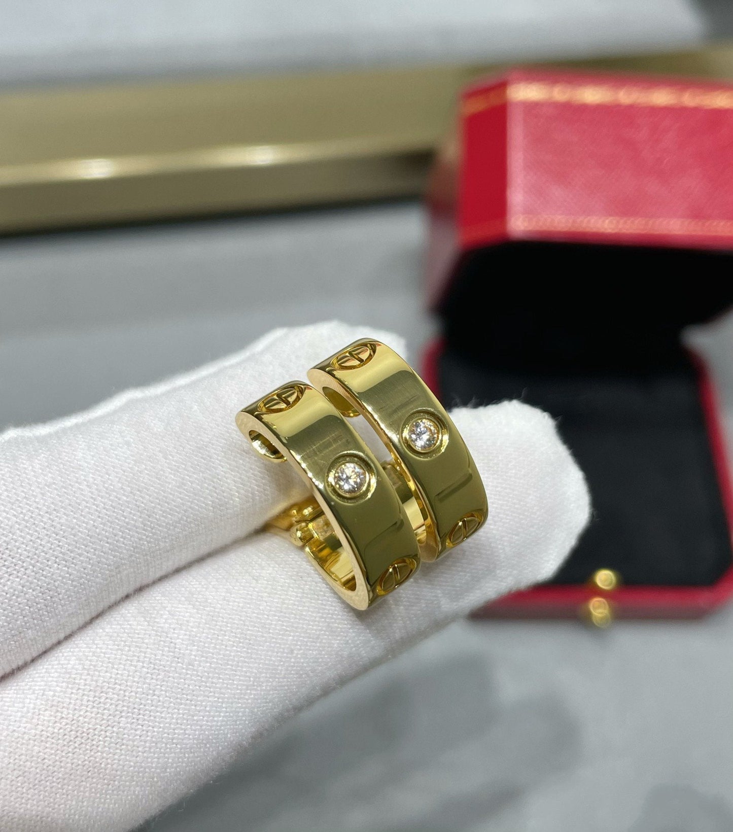 [Angela Jewellery]LOVE 5.5MM 1 DIAMOND EARRINGS