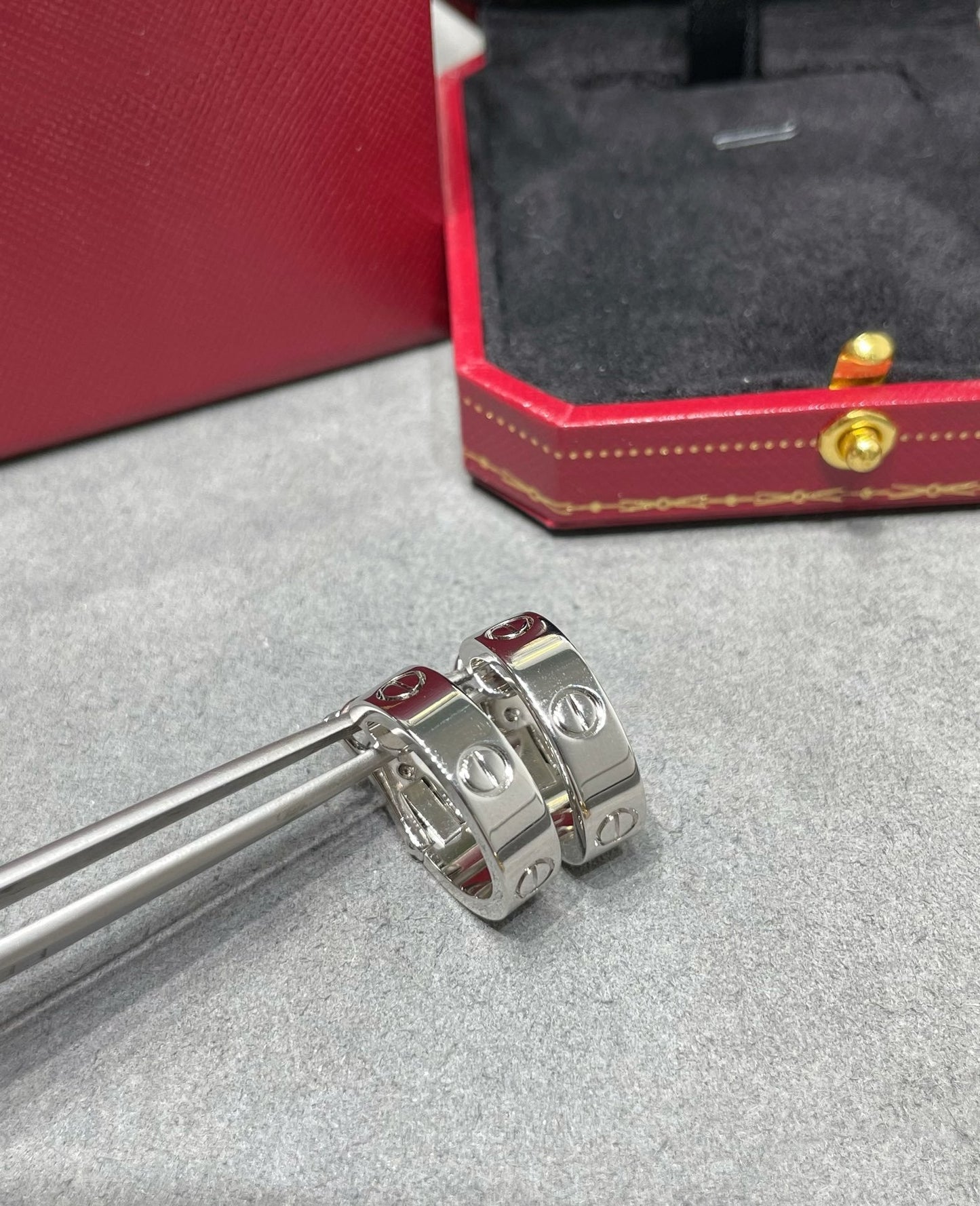 [Angela Jewellery]LOVE 5.5MM EARRINGS