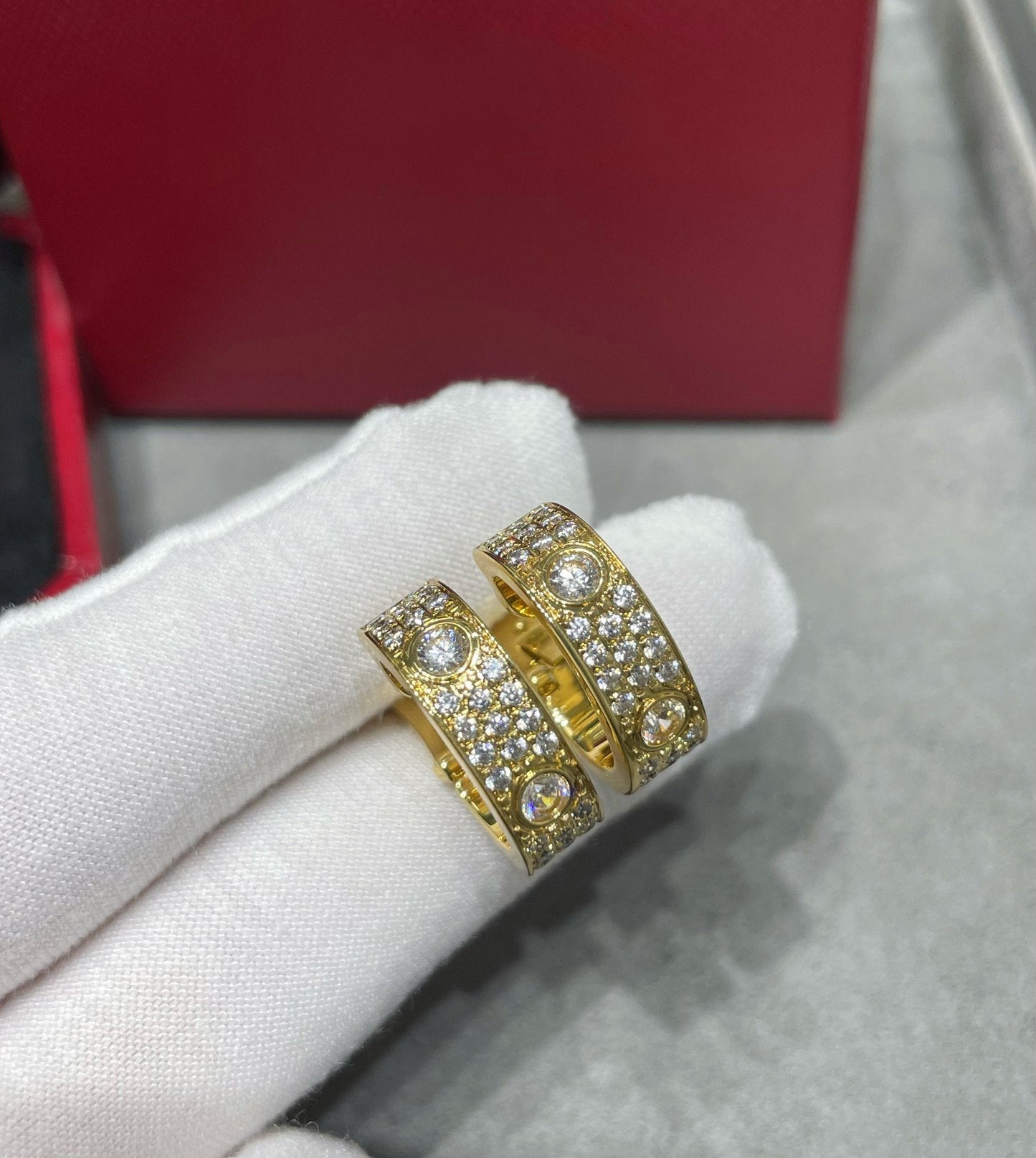 [Angela Jewellery]LOVE 5.5MM DIAMOND PAVED EARRINGS
