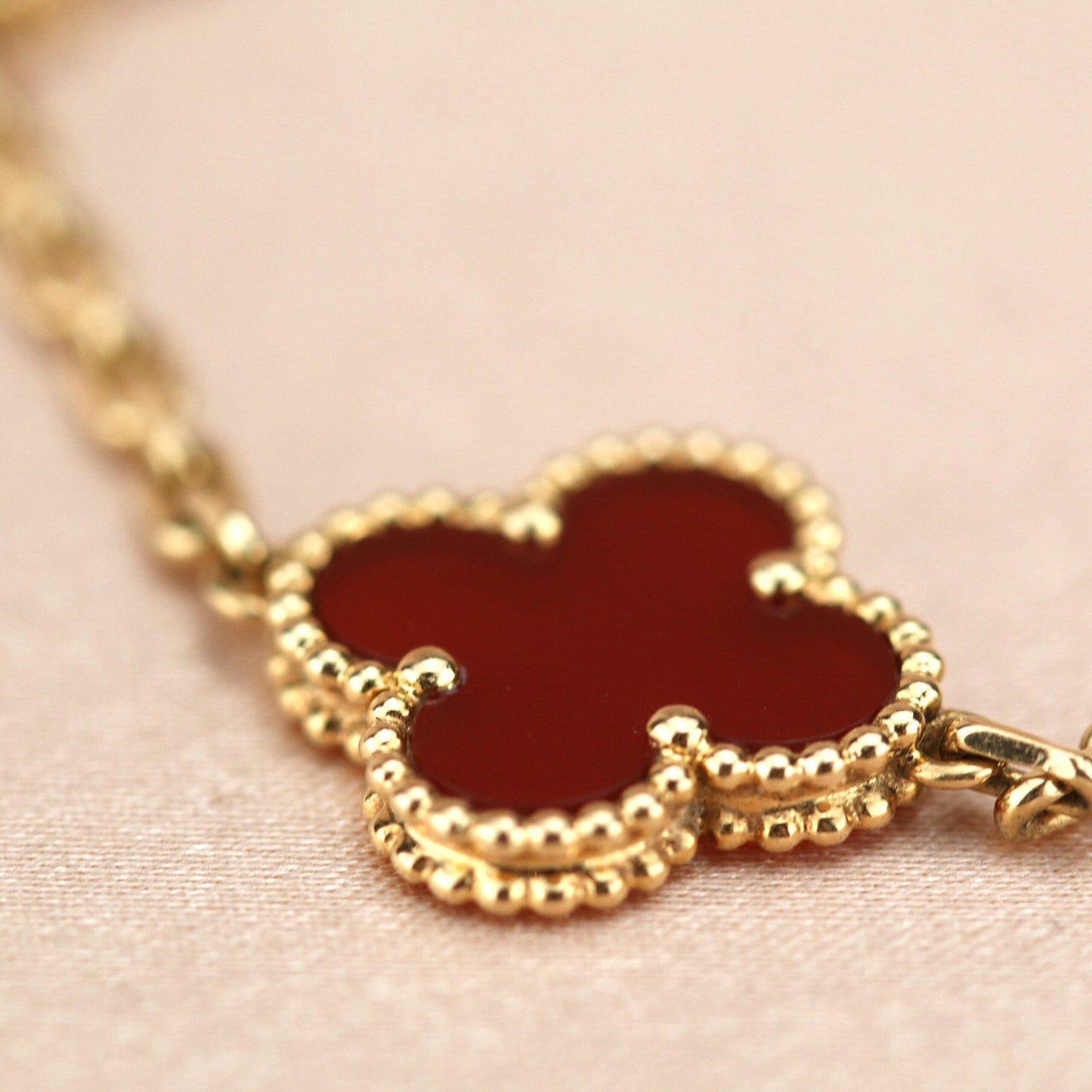 [Angela Jewellery]CLOVER 5 MOTIFS RED AGATE  BRACELET