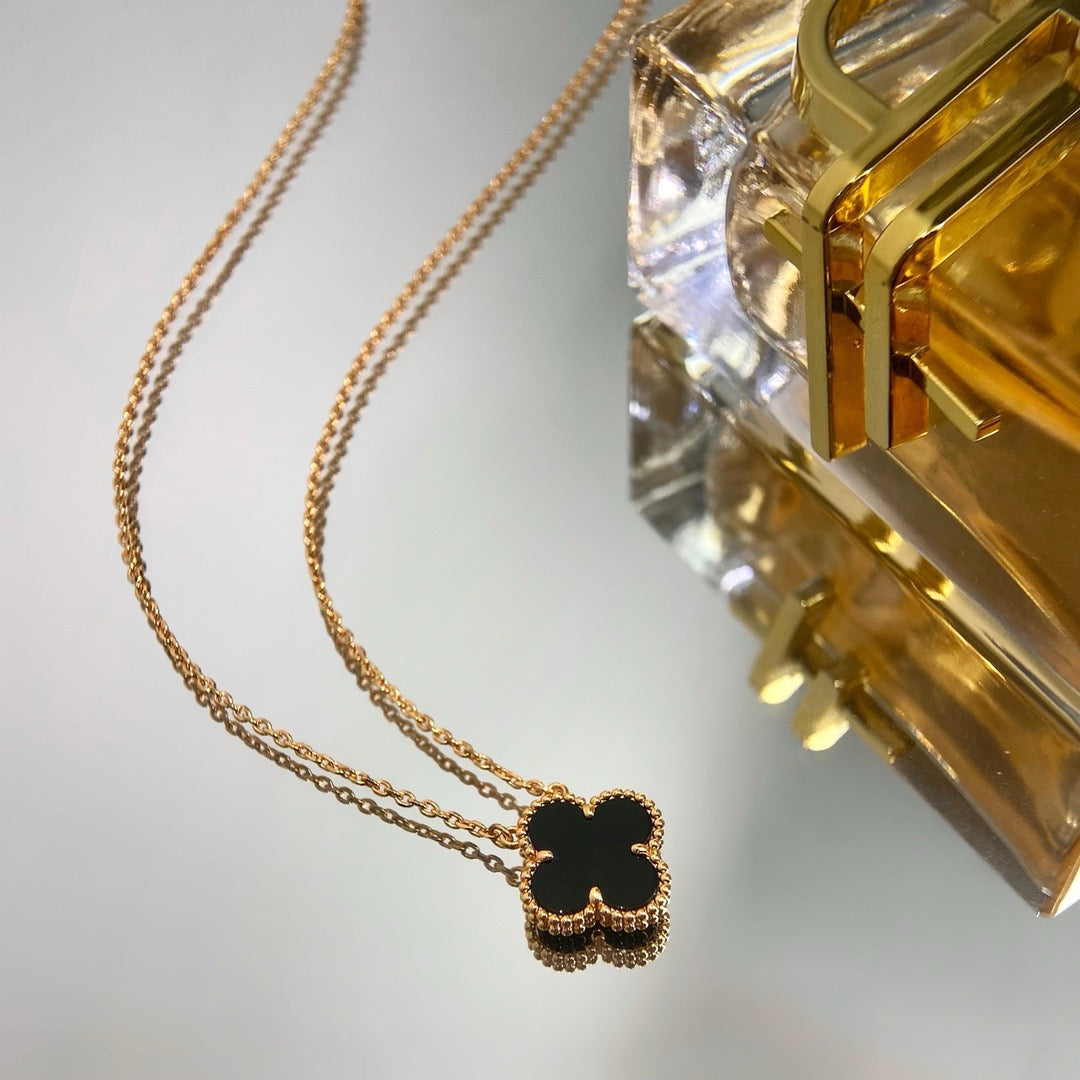[Angela Jewellery]CLOVER 15MM BLACK ONYX SINGLE FLOWER NECKLACE