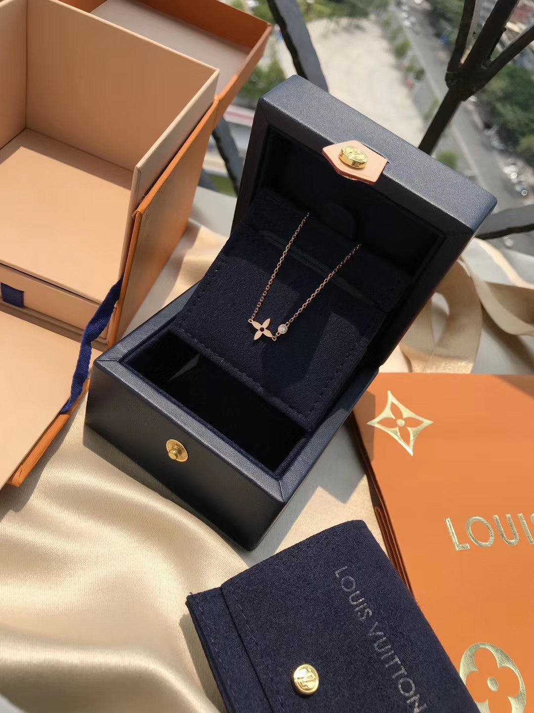 [Angela Jewellery]BLOSSOM PENDANT PINK GOLD AND DIAMOND