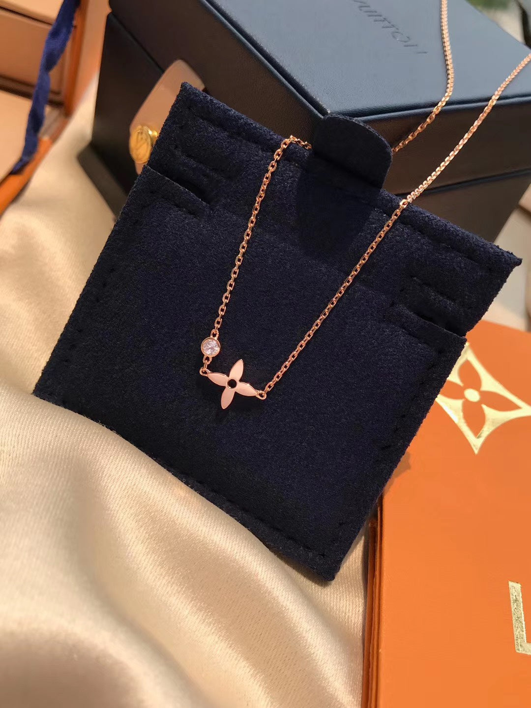 [Angela Jewellery]BLOSSOM PENDANT PINK GOLD AND DIAMOND