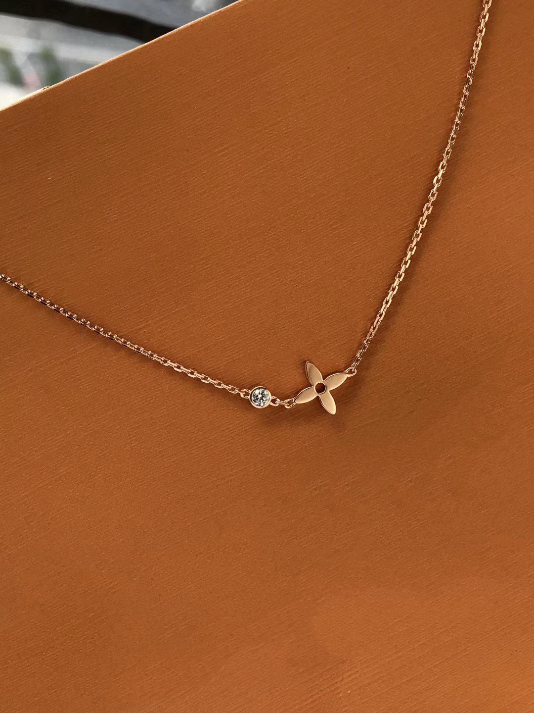 [Angela Jewellery]BLOSSOM PENDANT PINK GOLD AND DIAMOND