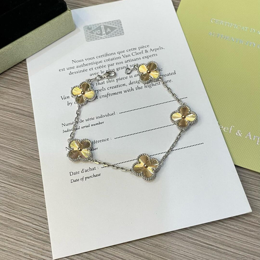 [Angela Jewellery]CLOVER  5 MOTIFS  CHRISTMAS LIMITED EDITION BRACELET